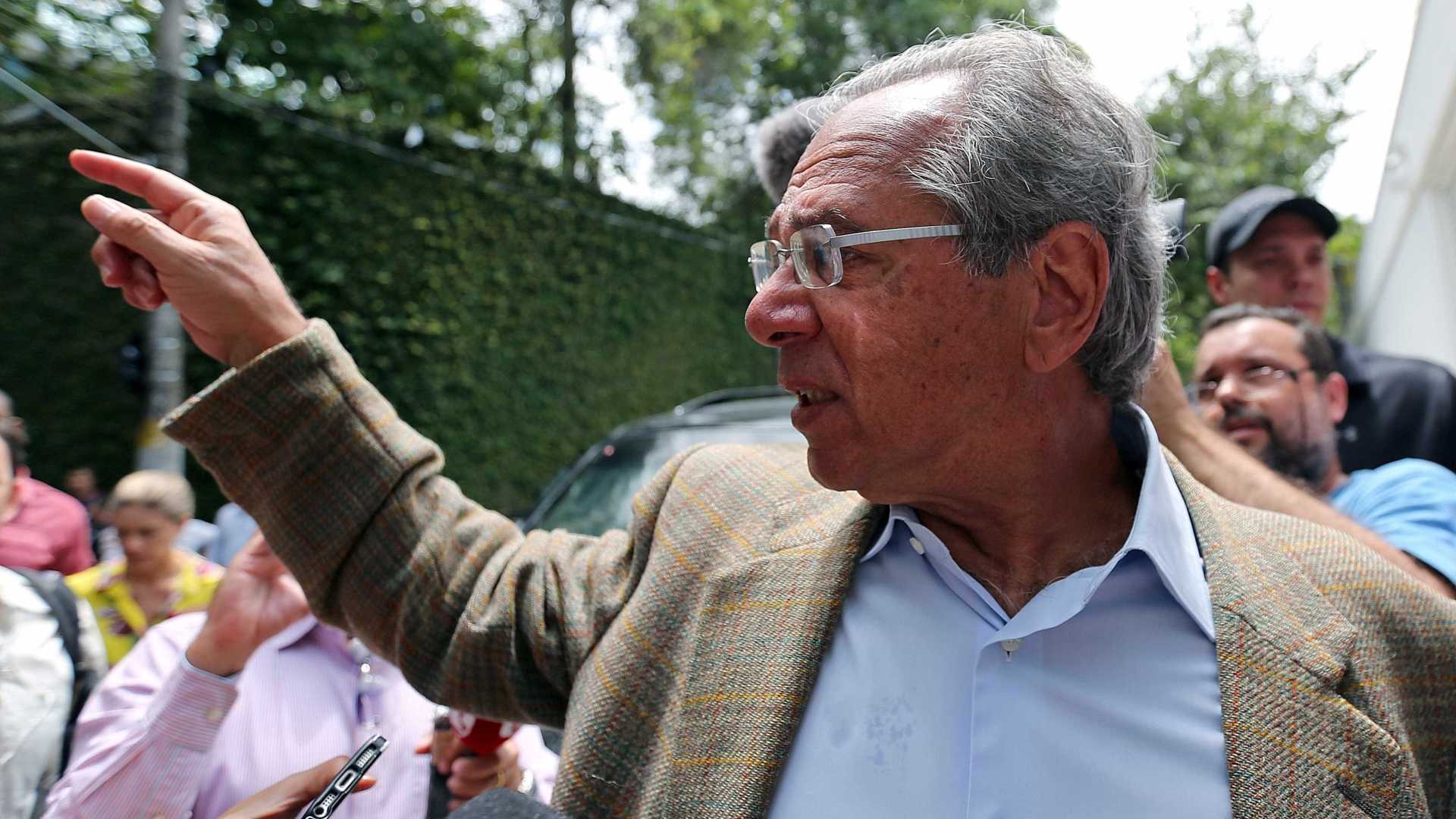 Guedes pode indicar diretor do Santander para chefiar o Banco Central