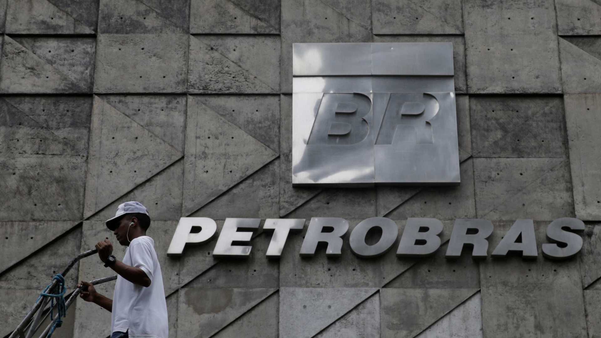 Paulo Guedes confirma Castello Branco na presidência da Petrobras