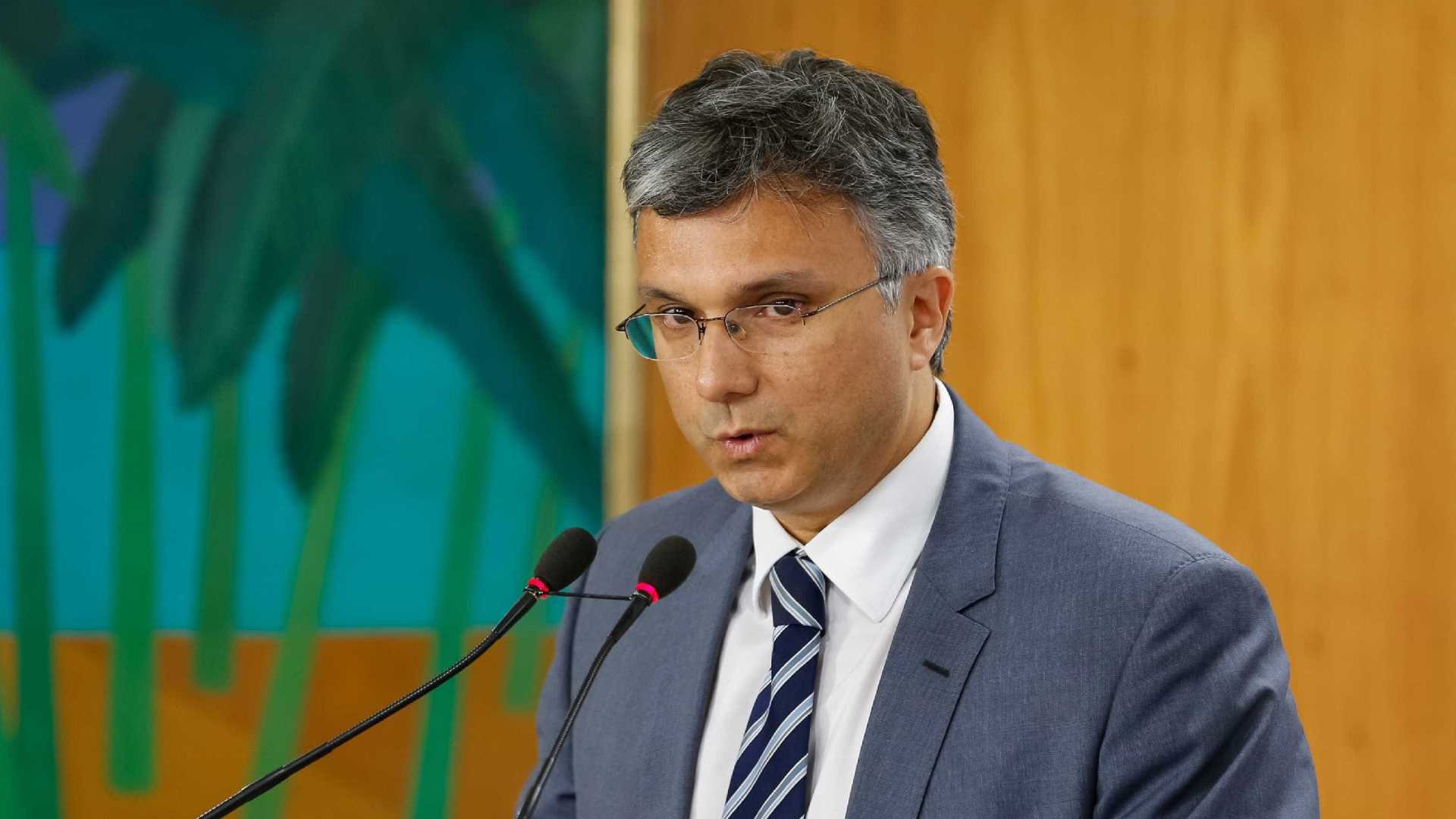 Salário mínimo pode ficar acima dos R$ 1.006 previstos para 2019