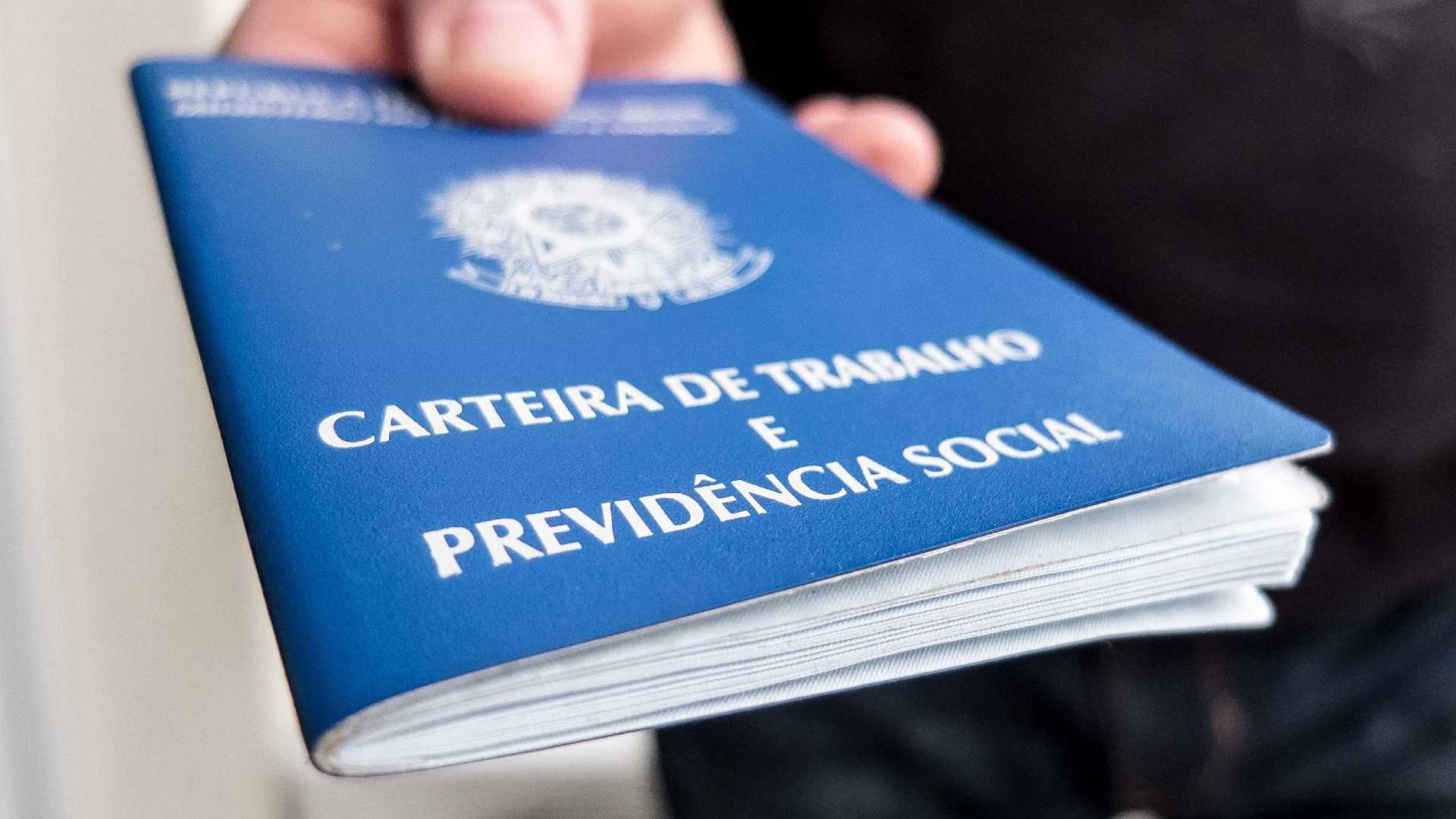 Desemprego recua para 11,7% no trimestre encerrado em outubro