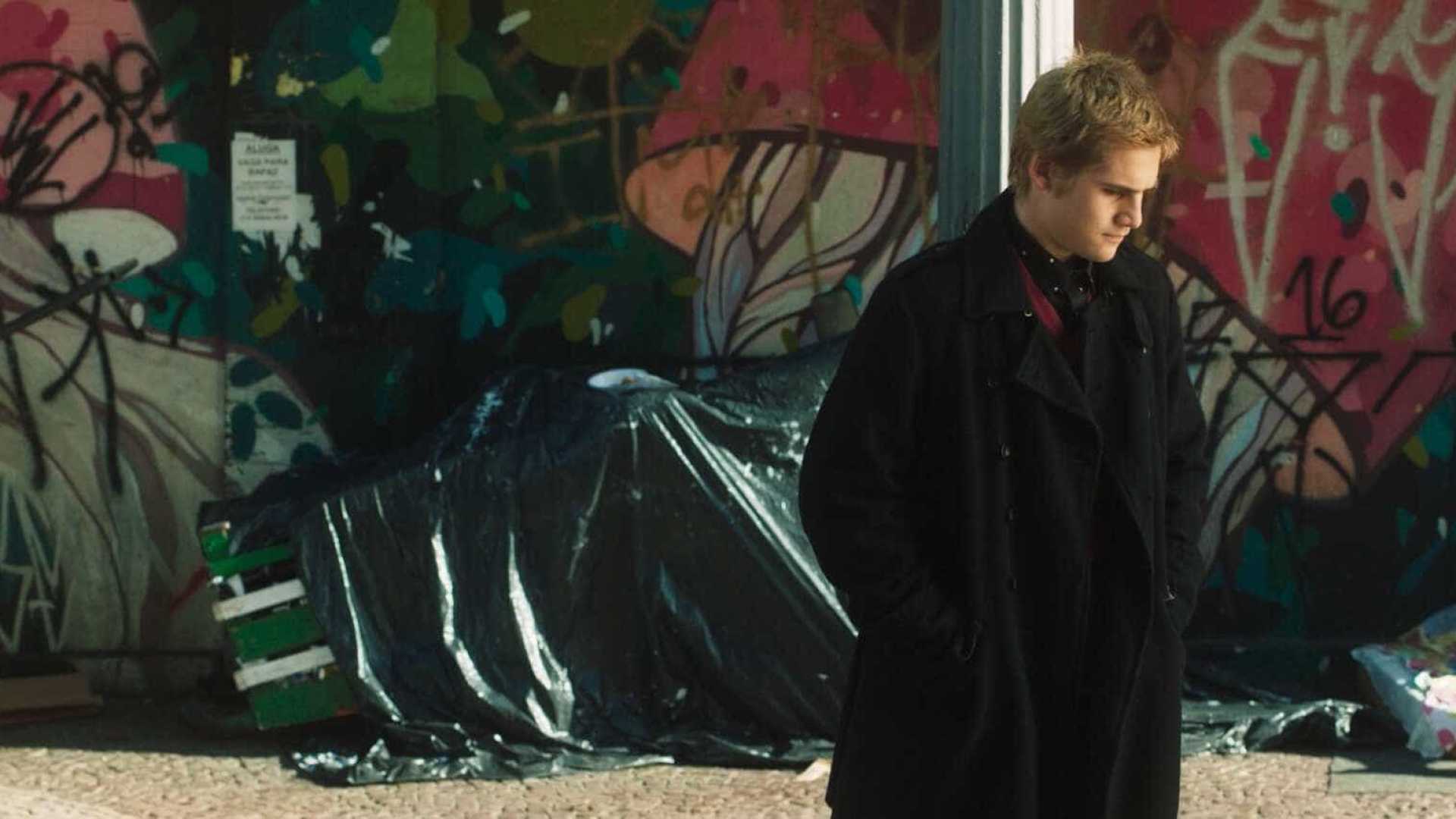 Nicolas Prattes diz que chegou a desmaiar no set de filme de terror