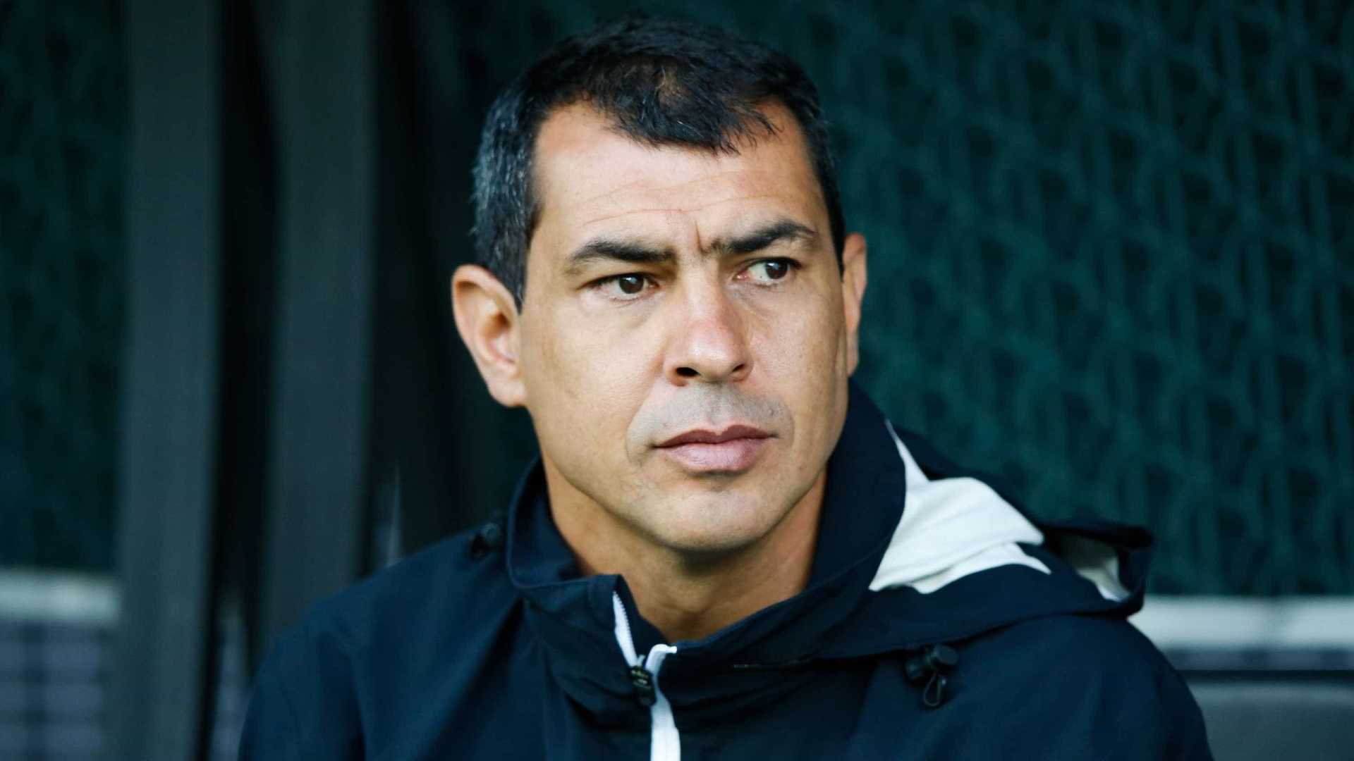 Fábio Carille se chateia com árabes e pode retornar ao Corinthians