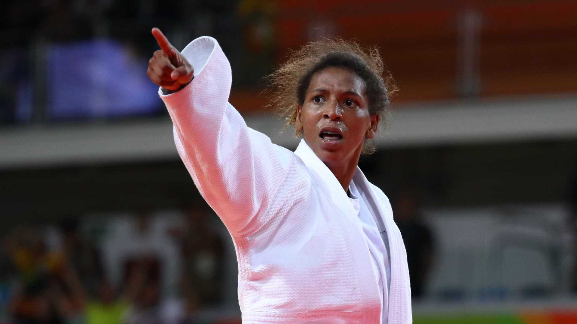Rafaela Silva cai e Brasil fica sem medalhas no Grand Slam de judô