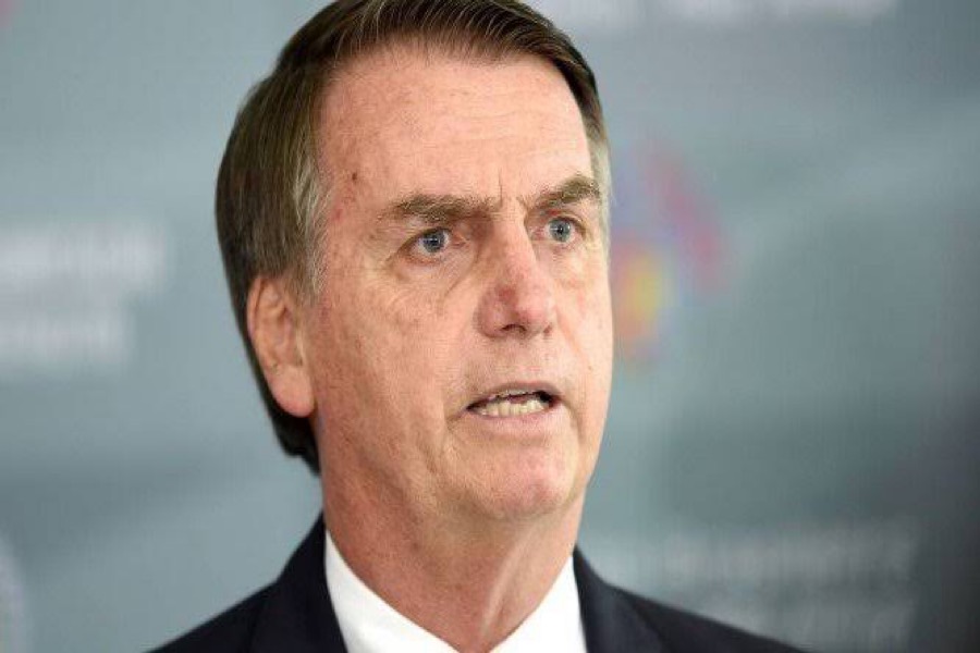 Bolsonaro usa redes sociais para falar de denúncia do Coaf