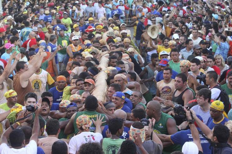 Festa do Pau da Bandeira em Barbalha é reconhecida como Patrimônio Cultural Cearense