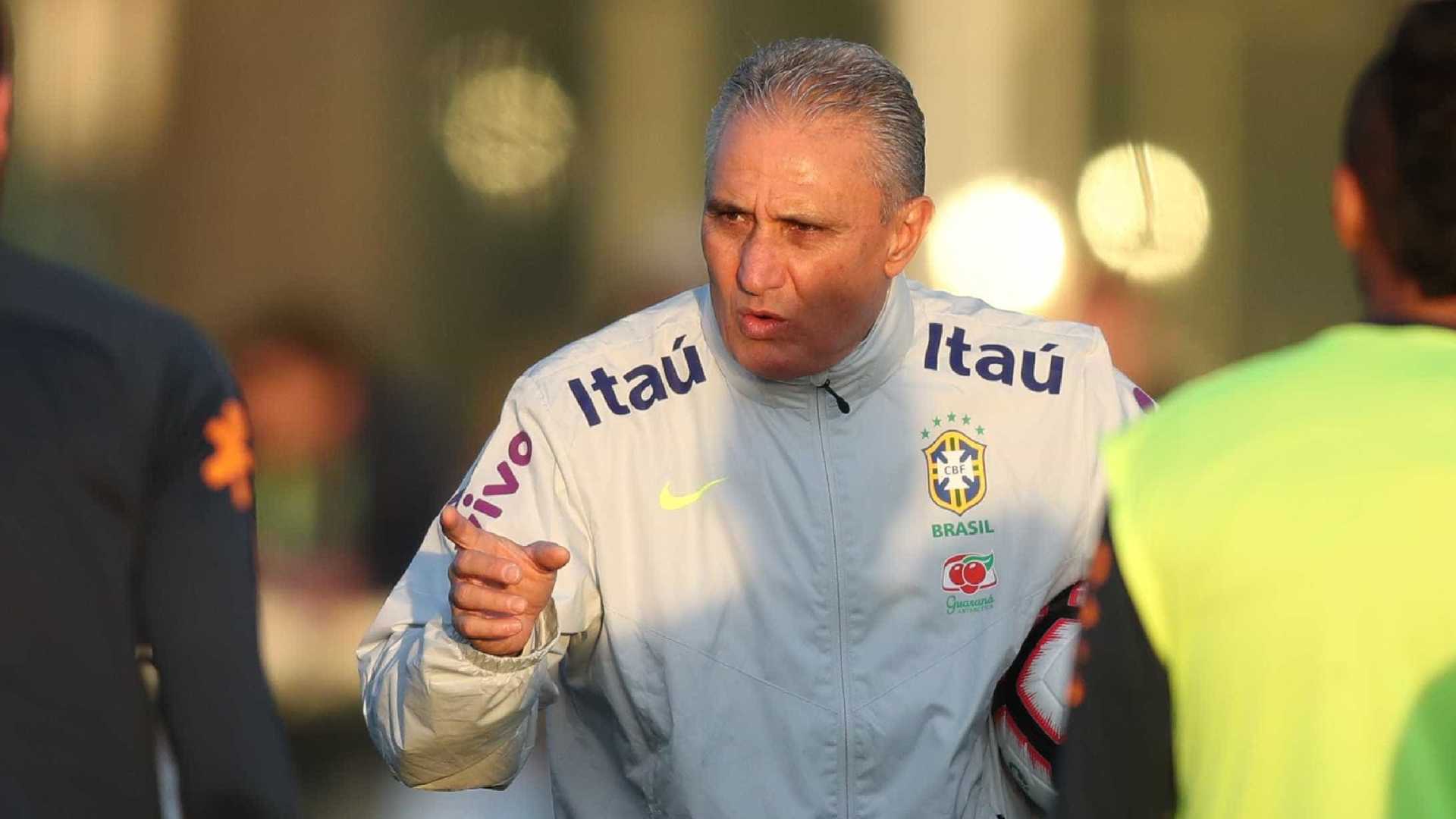 Por Copa América, Tite quer atletas ‘comportados’ nas férias
