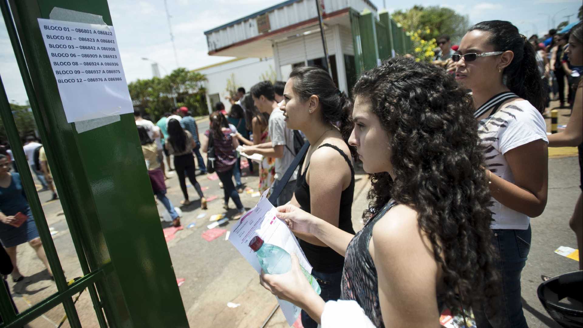 Estudantes fazem reaplicação de provas do Enem hoje e amanhã