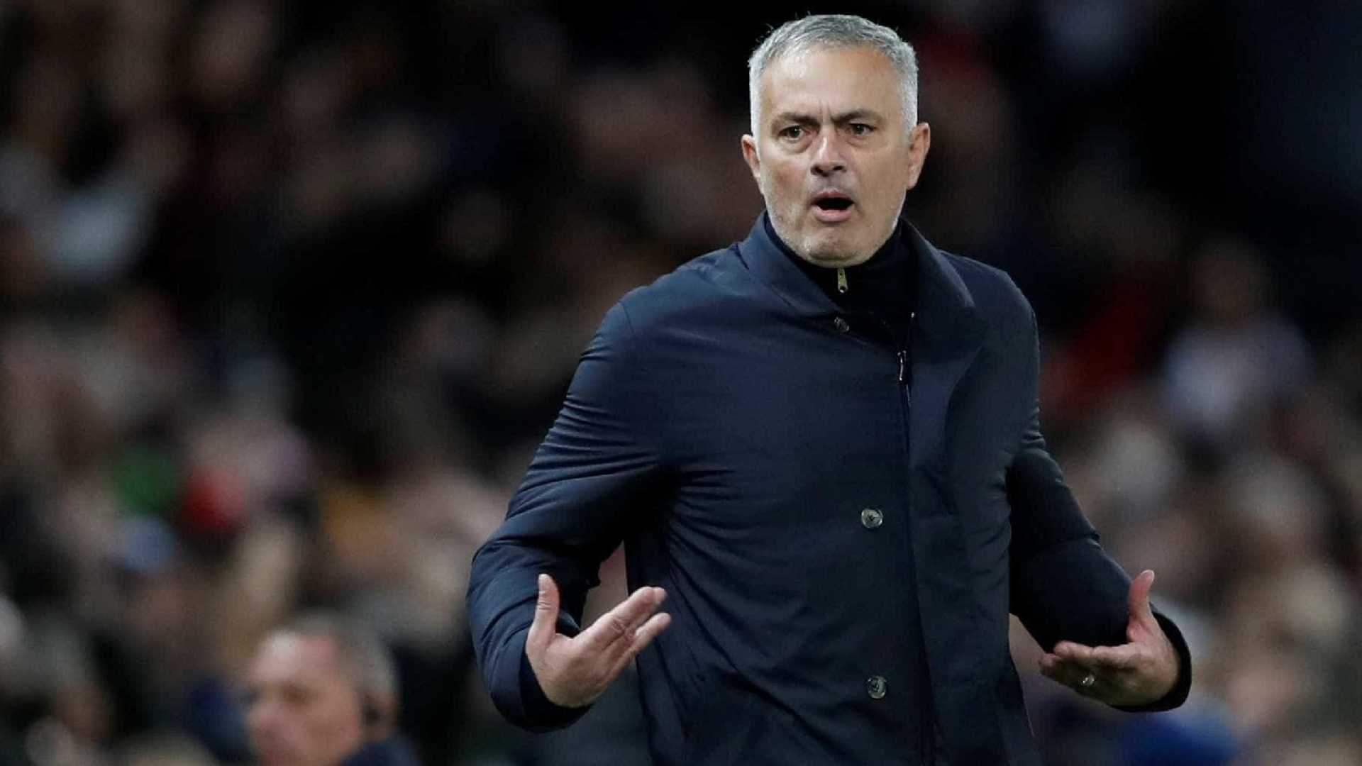 Mourinho é demitido pelo Manchester United