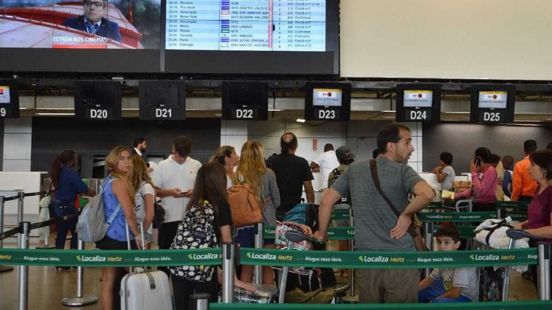 Aeroporto de Guarulhos enfrenta terceiro dia consecutivo de atrasos