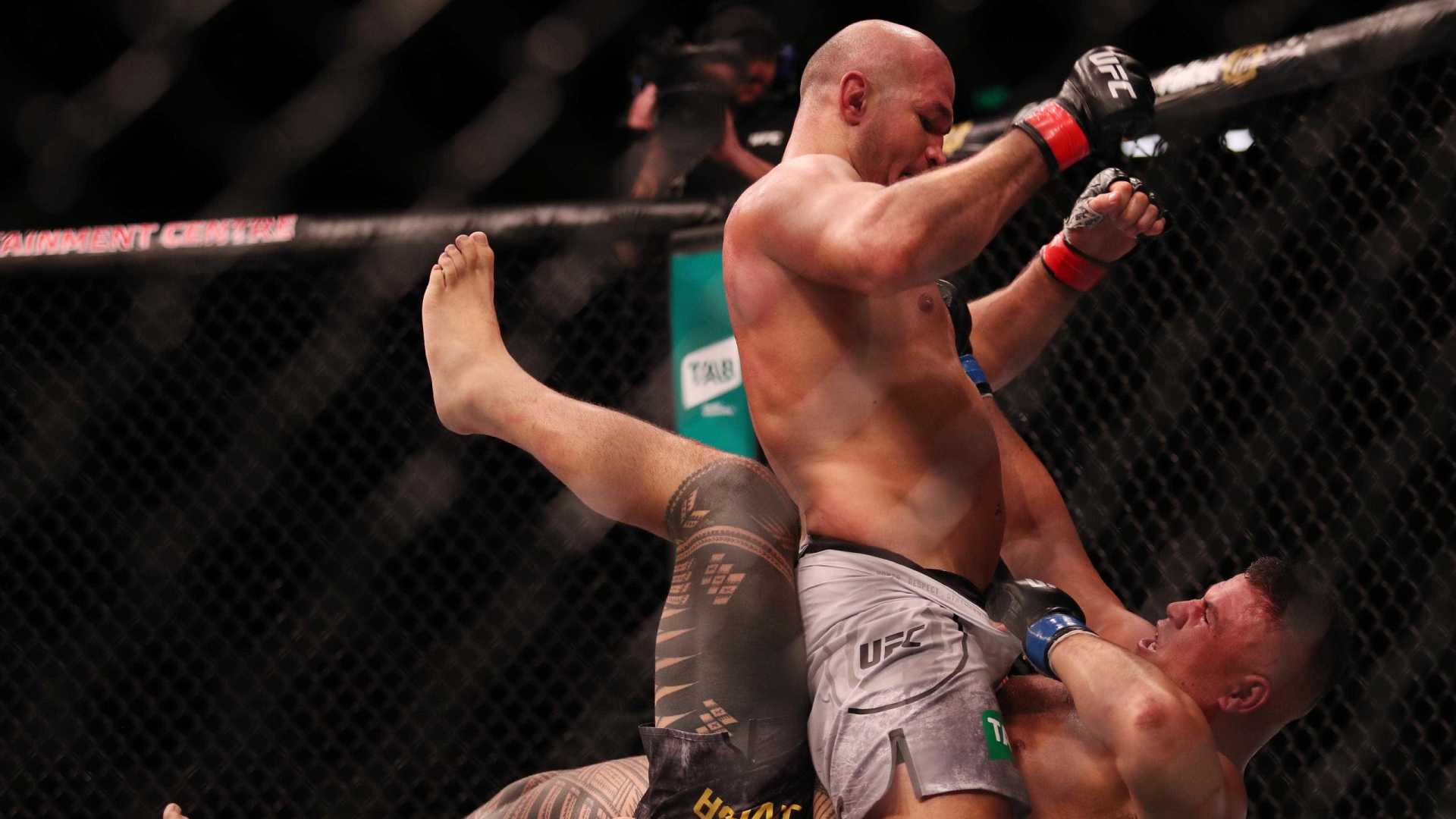 Cigano e Shogun vencem lutas por nocaute no UFC Adelaide