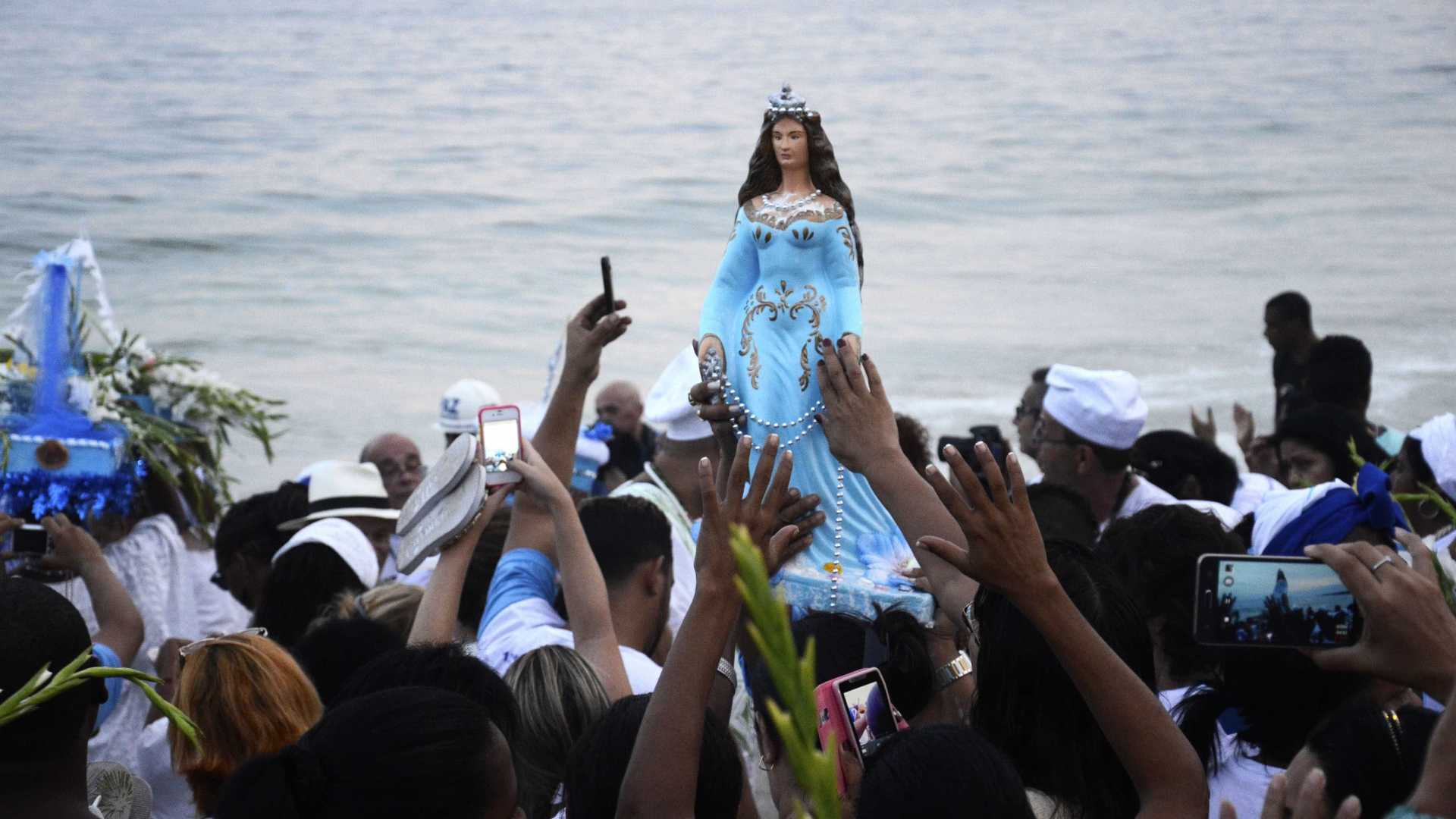 Crivella nega apoio a Barco de Iemanjá e revolta umbandistas