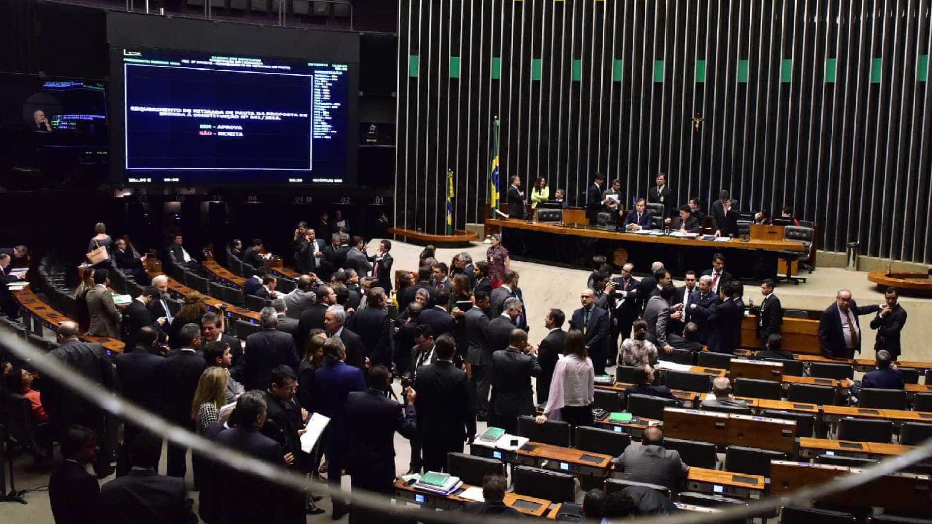 Câmara aprova fim de punição para municípios que estourarem gastos