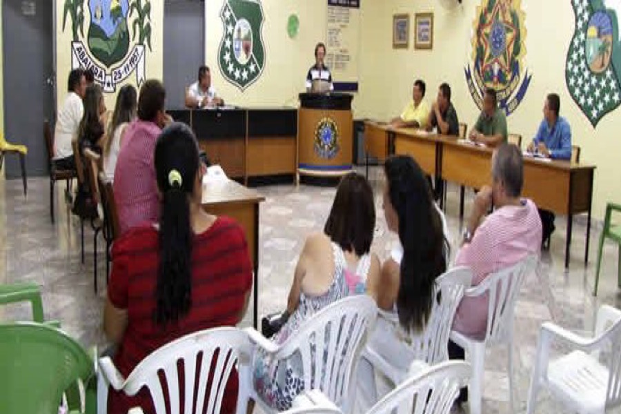 Em sessão esvaziada, oposição assume Câmara de Abaiara