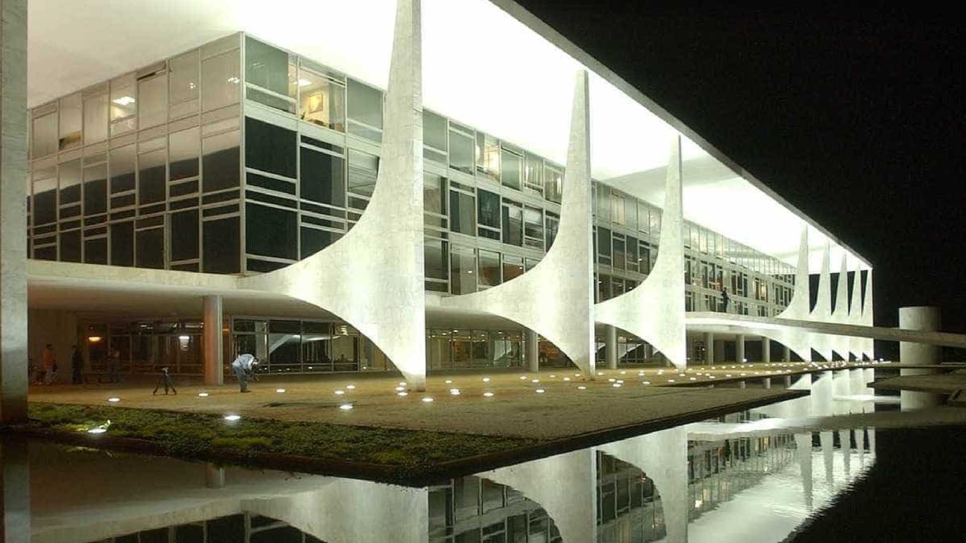 Justiça veta auxílio-mudança a deputados e senadores reeleitos