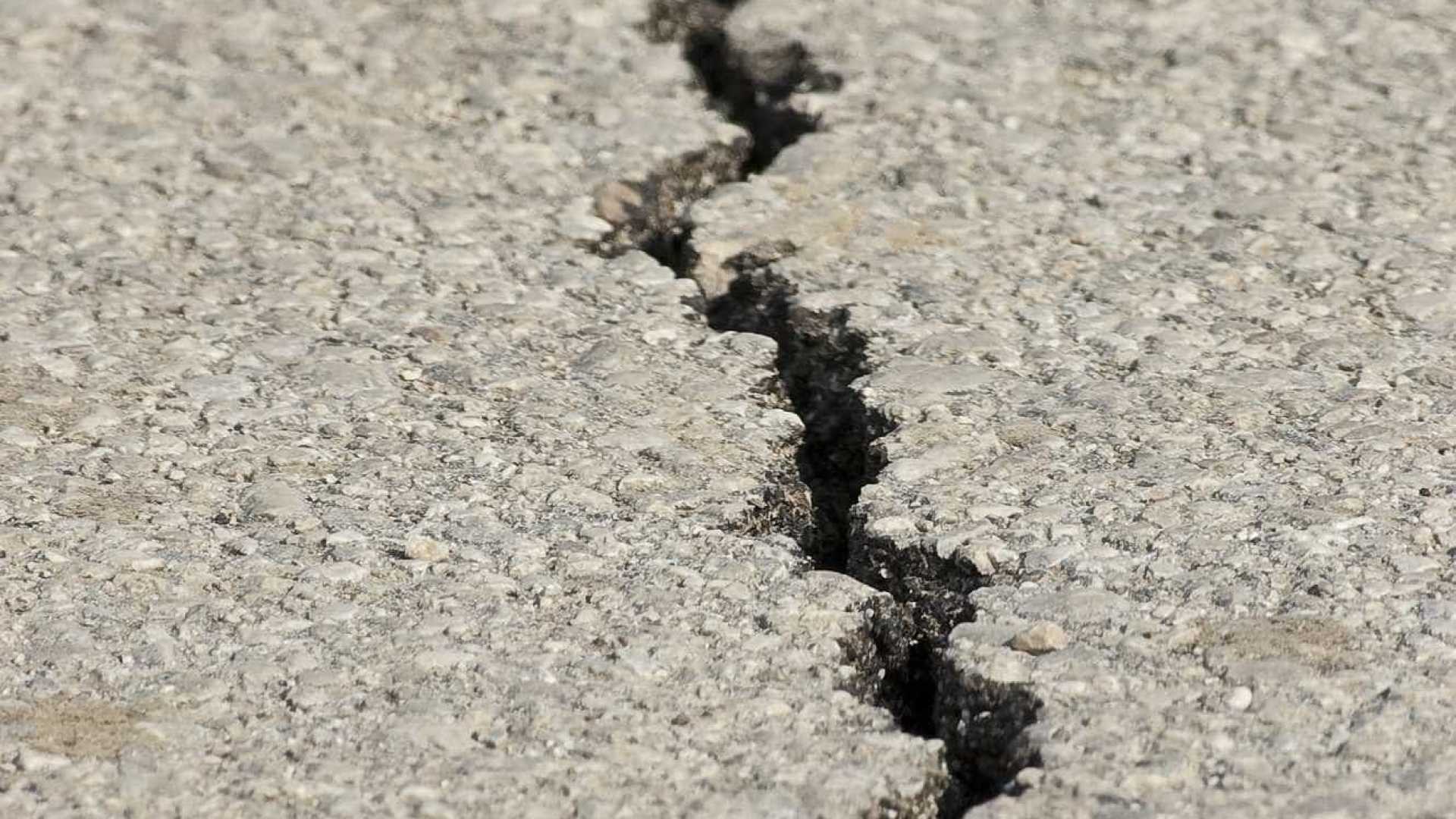 Bairro em Maceió está afundando e famílias têm de desocupar residências