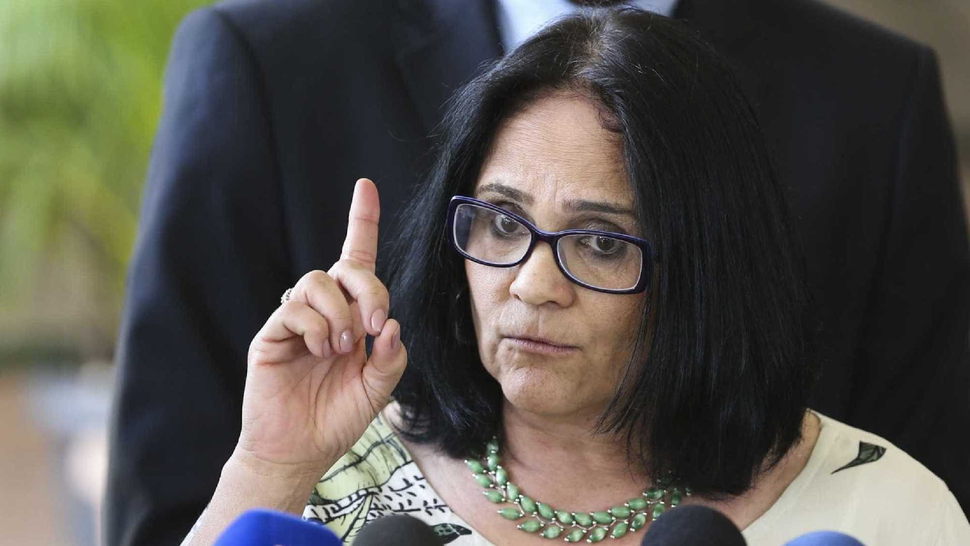 Damares diz que direitos da comunidade LGBT serão respeitados