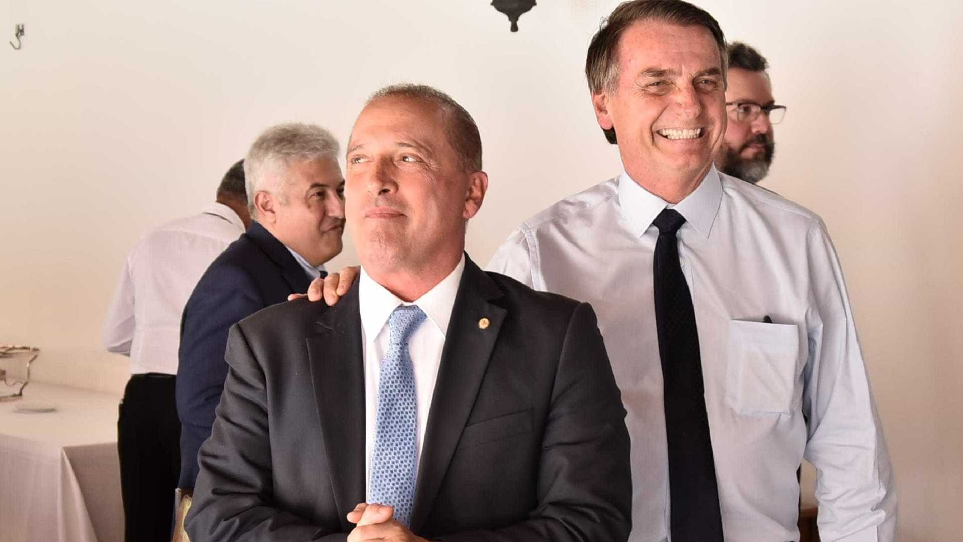 Casa Civil anuncia exoneração de servidores em cargos de confiança