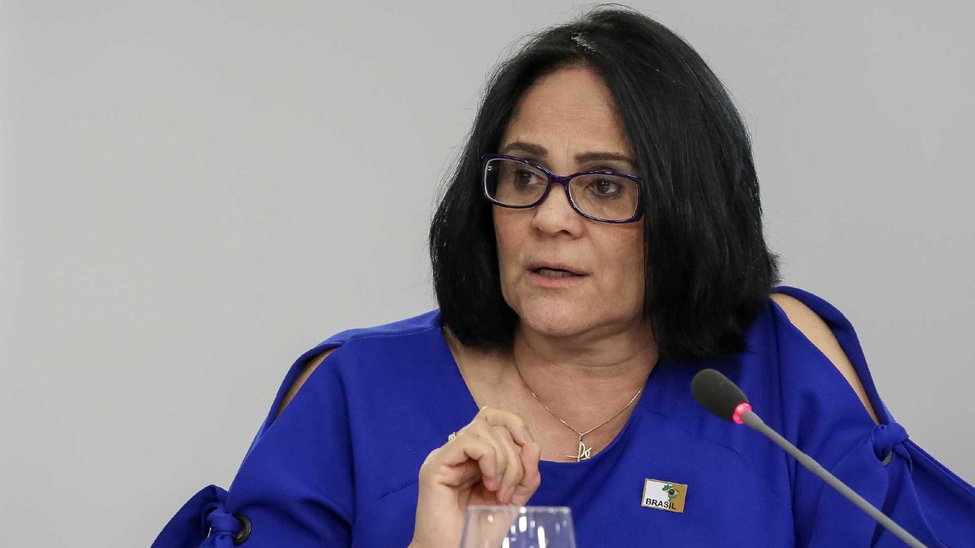 Holandeses se irritam com fala de Damares: ‘lá, pais masturbam bebês’