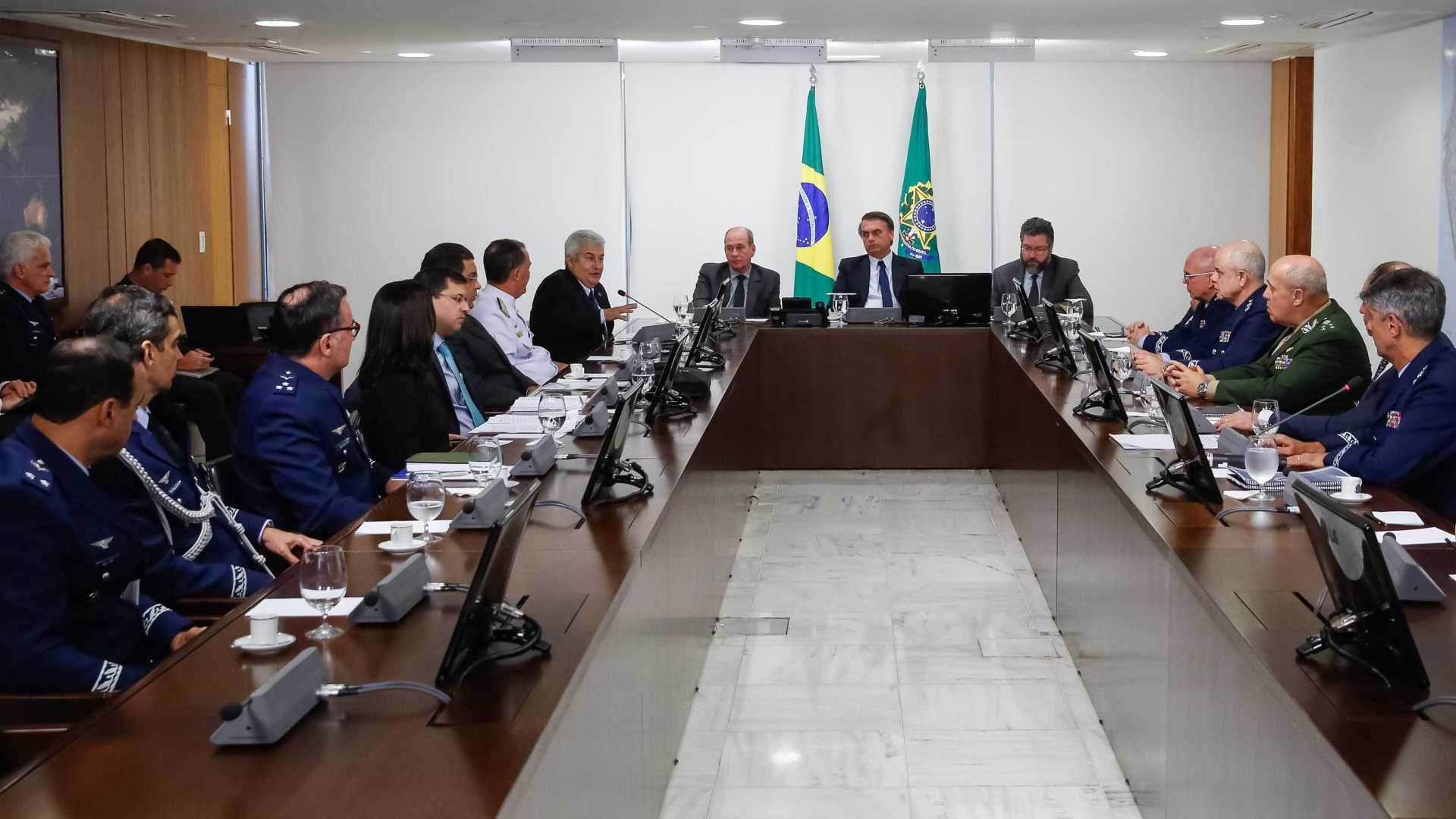 Bolsonaro autoriza fusão entre Embraer e Boeing