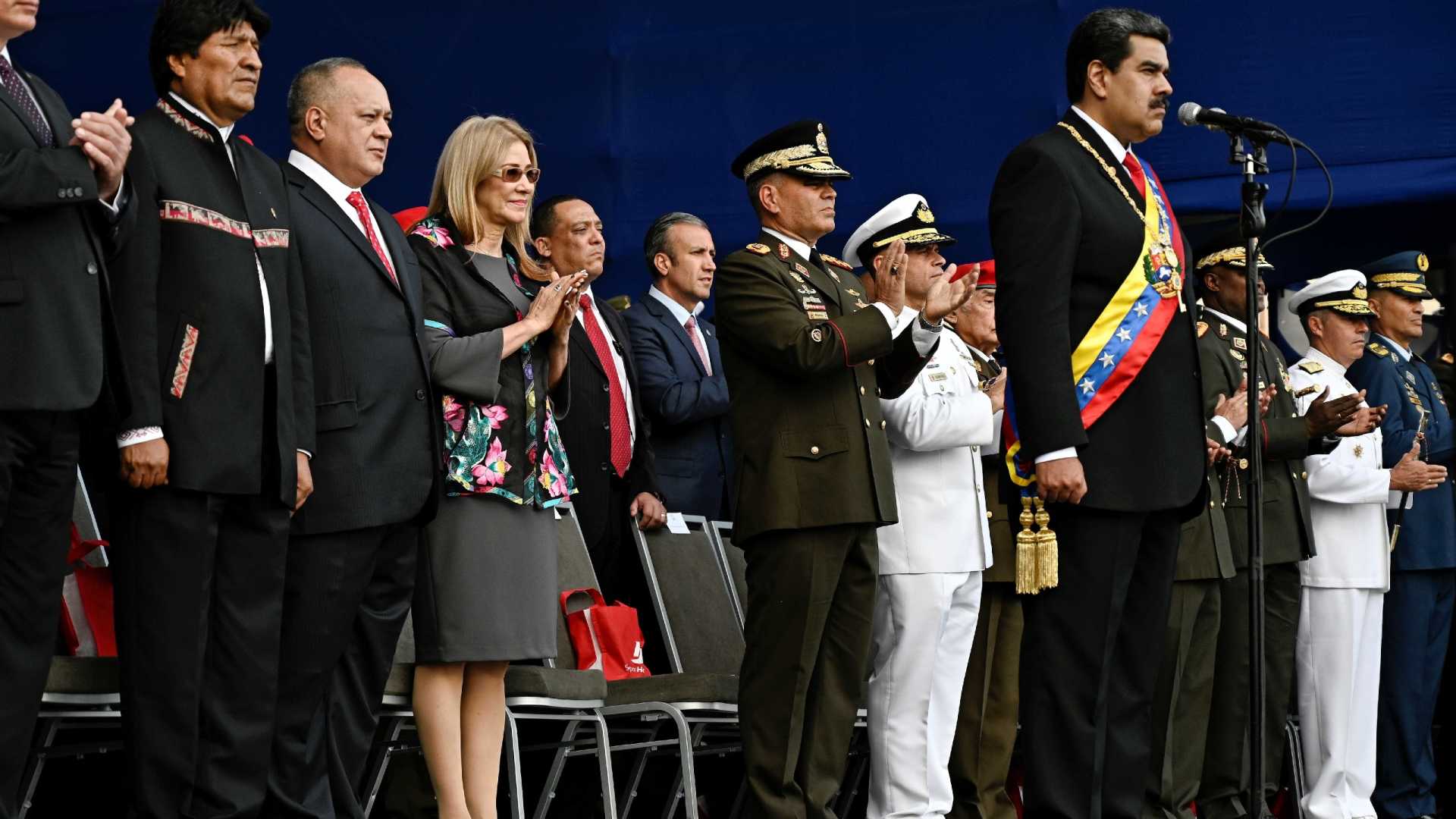 Decisão de Gleisi de participar da posse de Maduro dividiu o PT