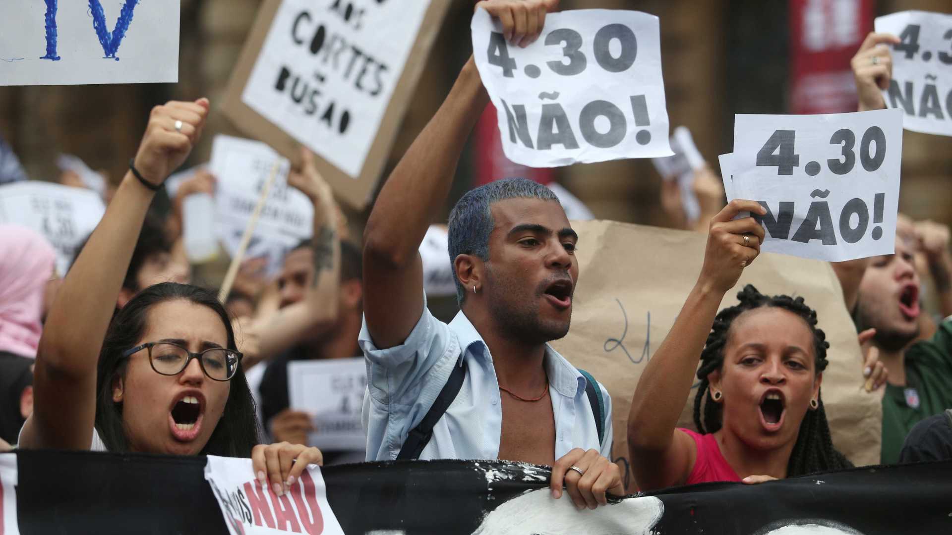 Manifestação interdita Raposo Tavares contra aumento de passagem