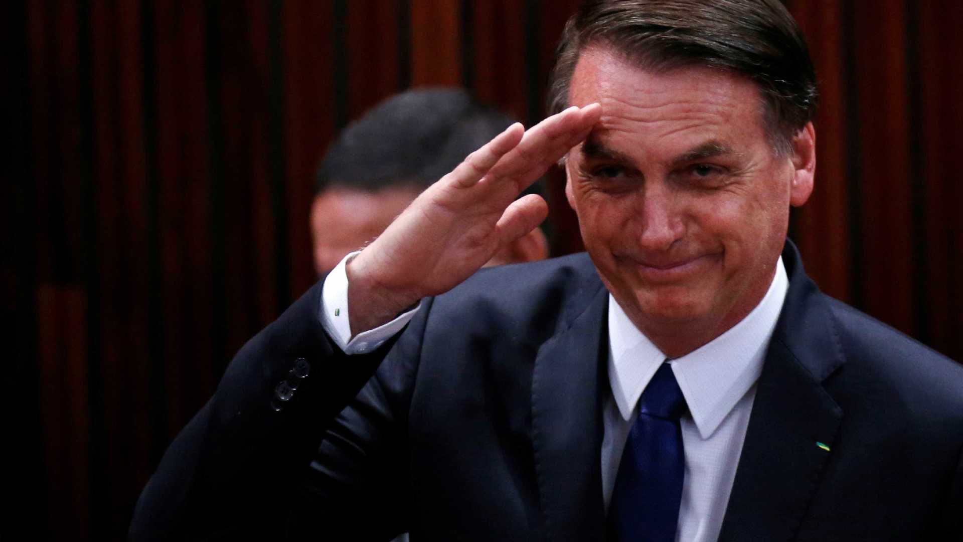 Bolsonaro decide que militares vão entrar na reforma da Previdência