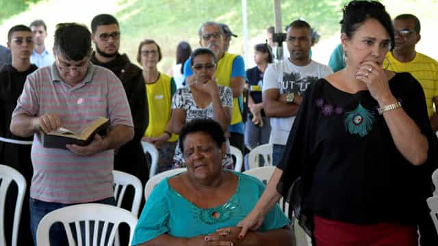 Vivendo perto de barragens, 986 pessoas tiveram de deixar suas casas