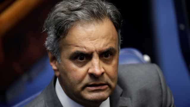 Justiça de MG determina bloqueio de R$ 11,5 milhões em bens de Aécio