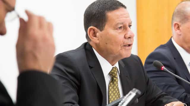 Ministro deve ser demitido caso comprovadas irregularidades, diz Mourão