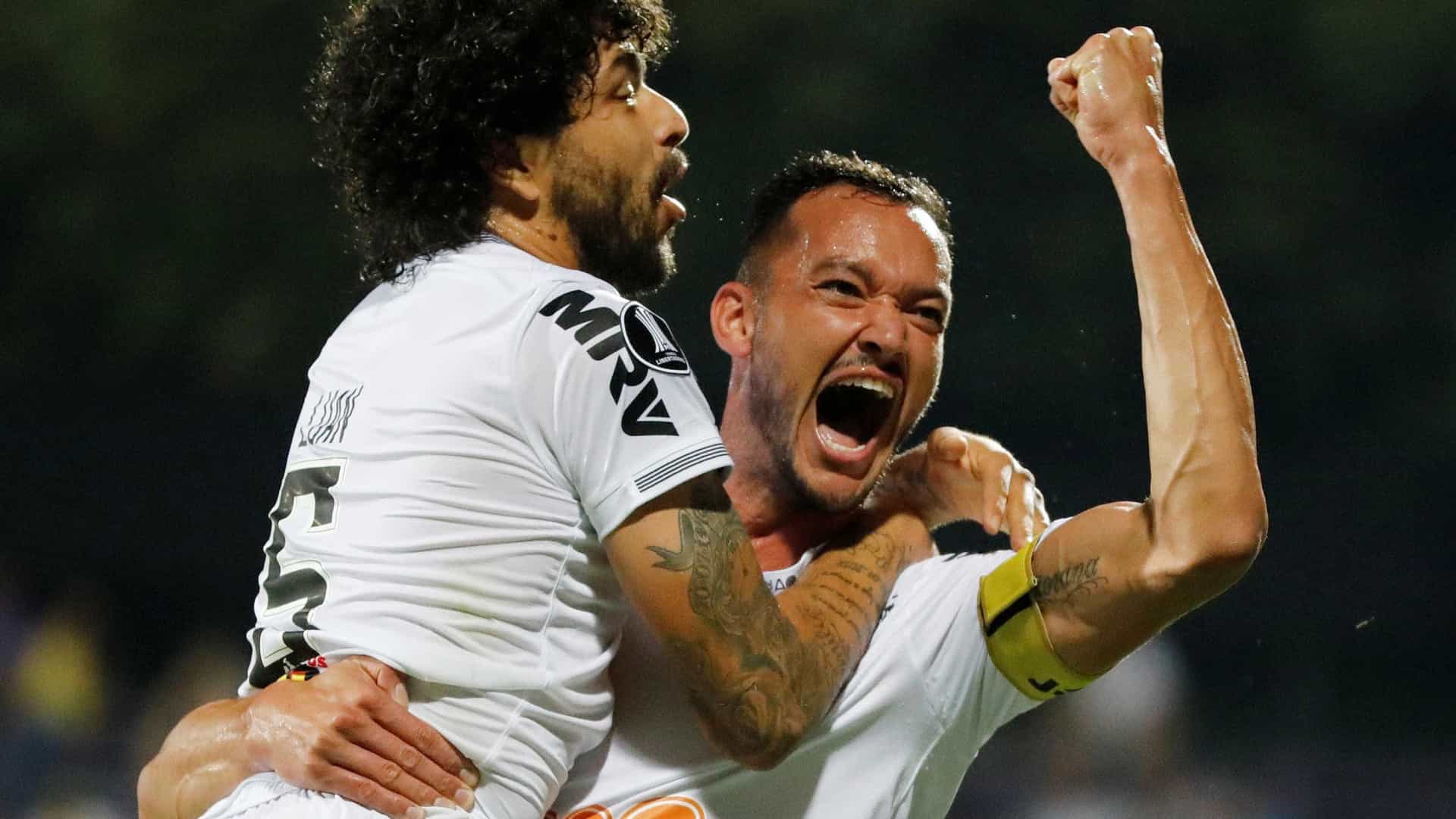 Atlético-MG vence e fica perto da fase de grupos da Libertadores