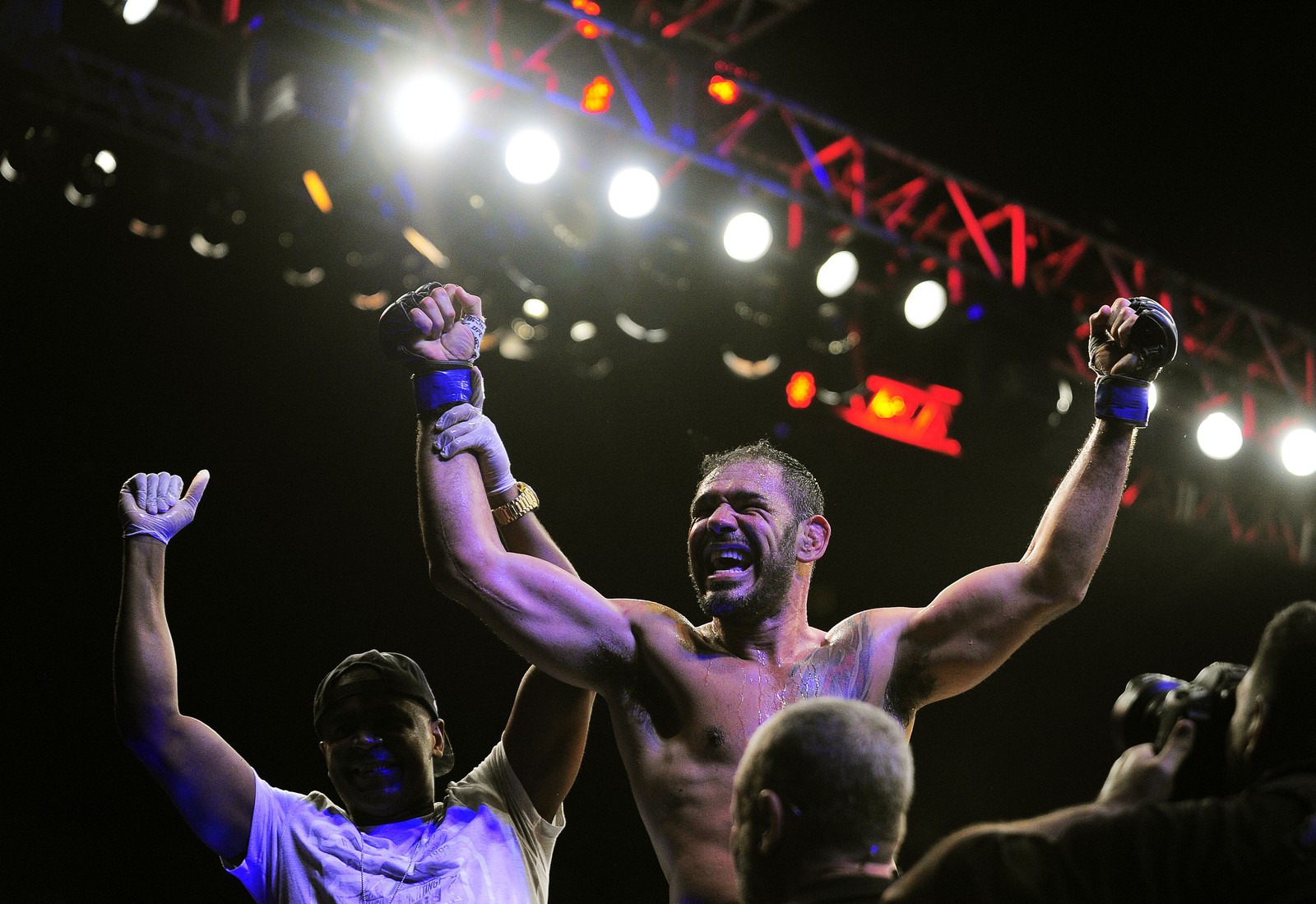 Ultimate encaminha Rogério Minotouro x Ryan Spann para o UFC 237, 11 de maio, no Brasil