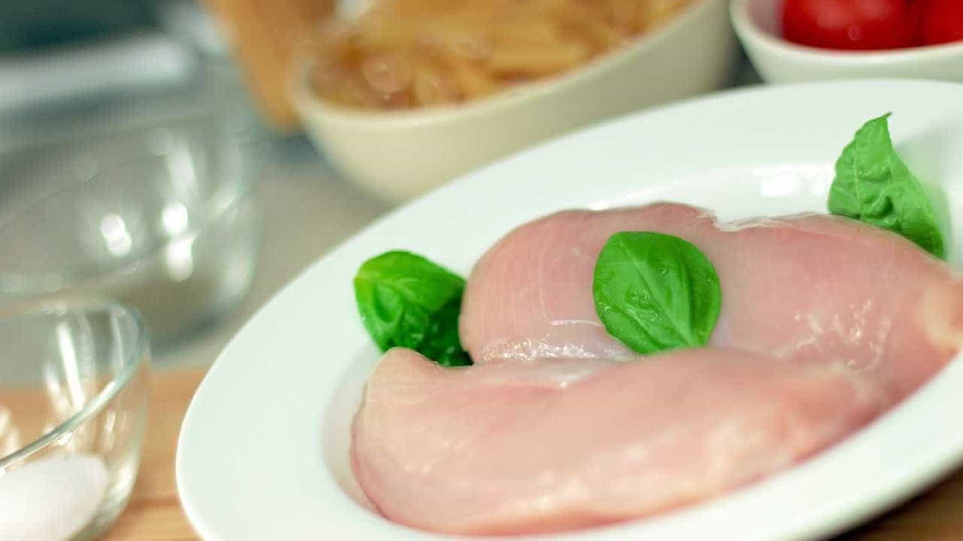 Anvisa proíbe venda de lotes de frango da Perdigão