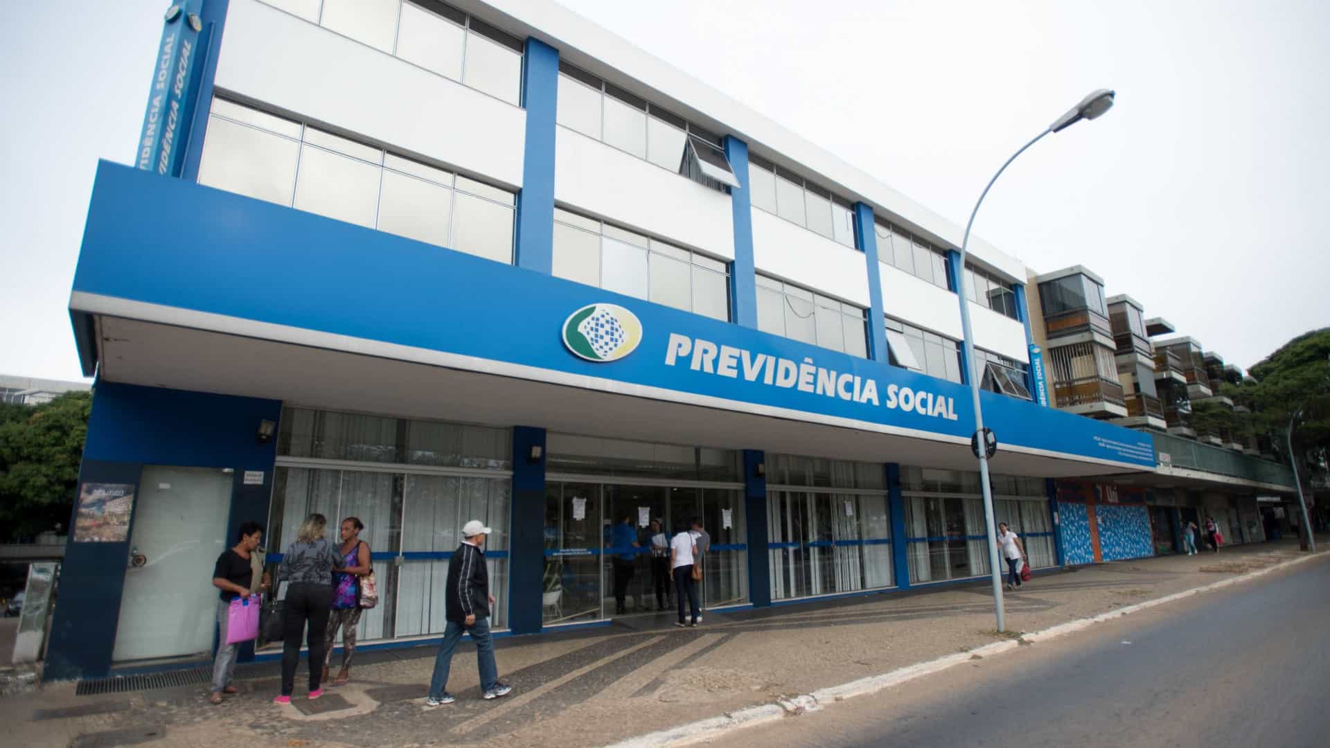 Reforma prevê 40 anos de contribuição para receber benefício integral