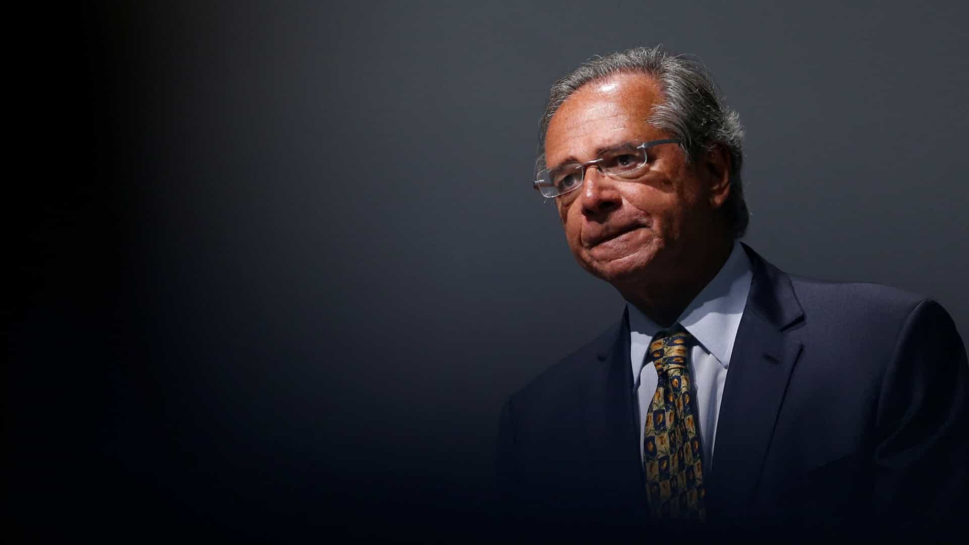 Carteira verde e amarela virá depois da Previdência, indica Guedes