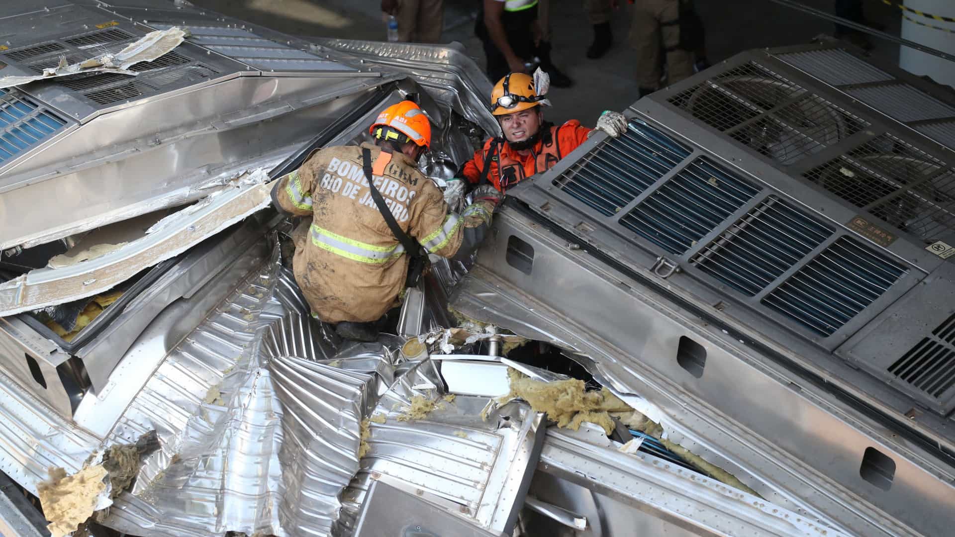 Acidente no Rio: SuperVia ainda trabalha no local