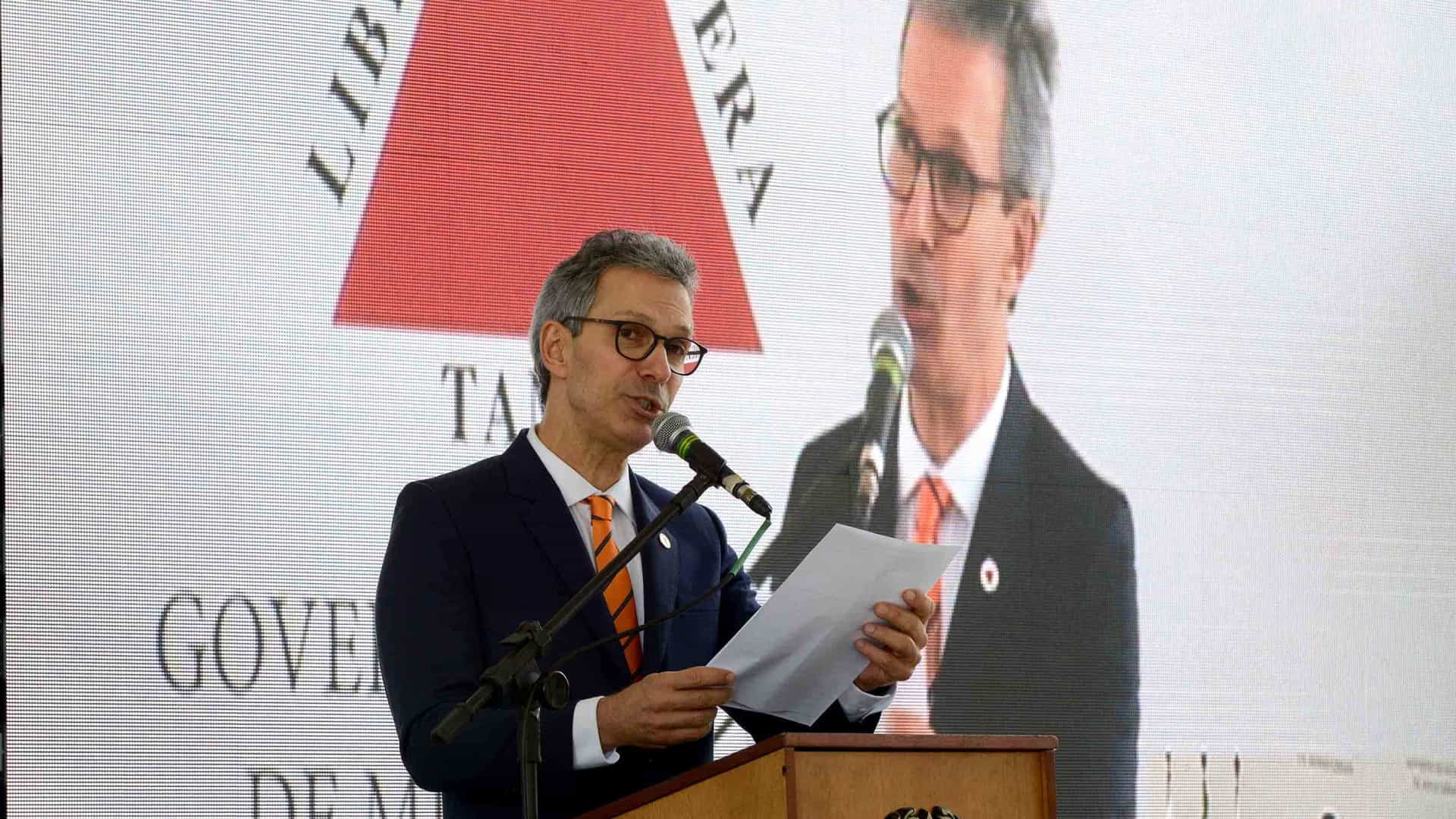 Zema sanciona projeto que determina regras mais rígidas para mineração