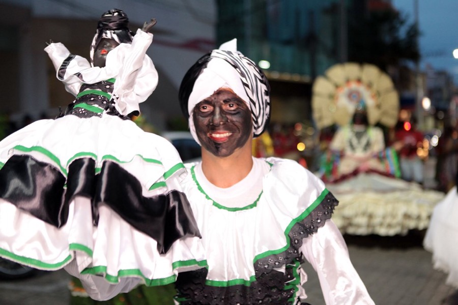 Carnaval do Crato reuniu milhares de foliões na Praça Siqueira Campos durante os quatro dias