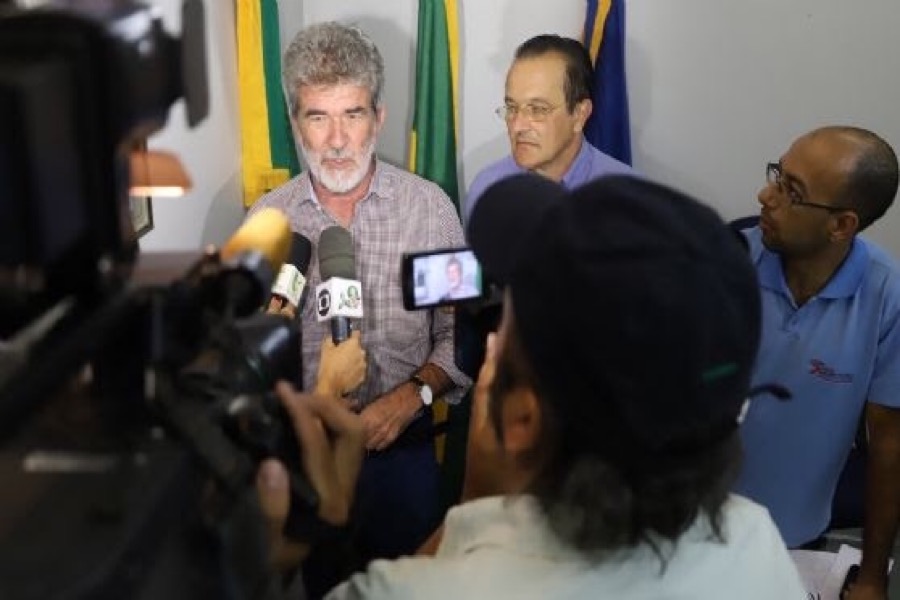 Prefeito concede coletiva sobre concurso público para Juazeiro do Norte; inscrições iniciam na próxima terça-feira, 26