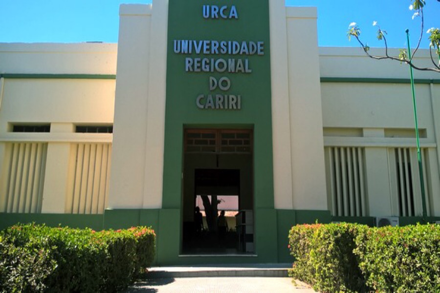 Justiça condena URCA a contratar profissional em libras