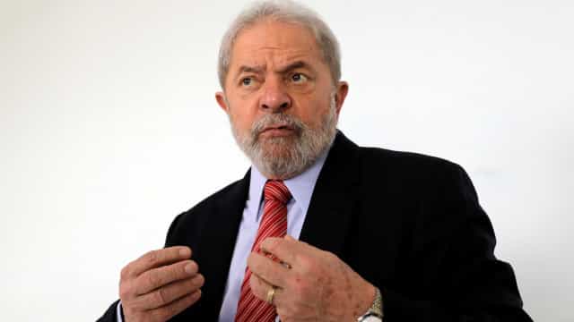 Lula pede adiamento de julgamento por contradição da Petrobras