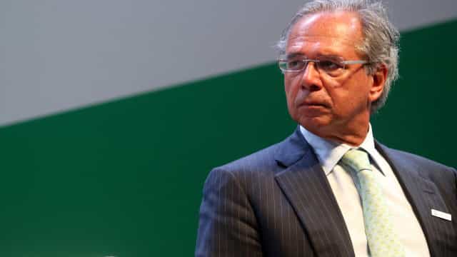 Guedes diz que choques são normais e mantém confiança em Previdência