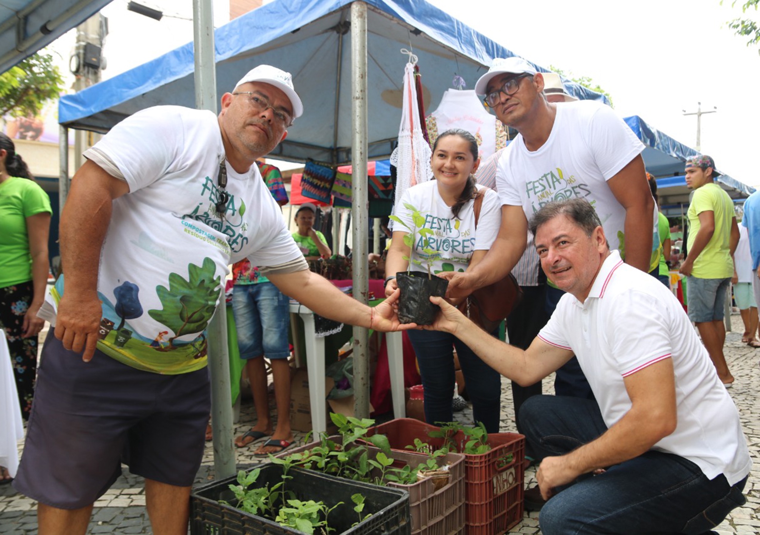 Com feira no centro da cidade prefeitura de Várzea Alegre encerrou a Festa Anual das Árvores
