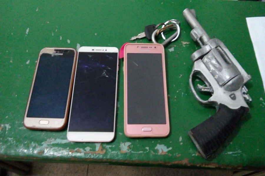 Polícia prende acusados de roubar celulares e recupera motocicleta em Juazeiro do Norte-CE
