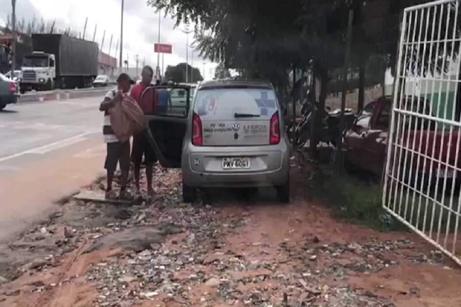 Homem é flagrado no Assaí em Juazeiro do Norte fazendo compras com carro da secretaria  de saúde de Aurora-CE; veja o vídeo