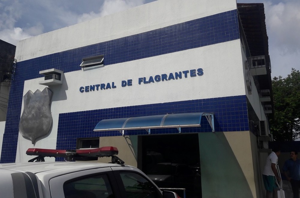 Mulher é presa por ameaçar testemunha durante audiência em Maceió
