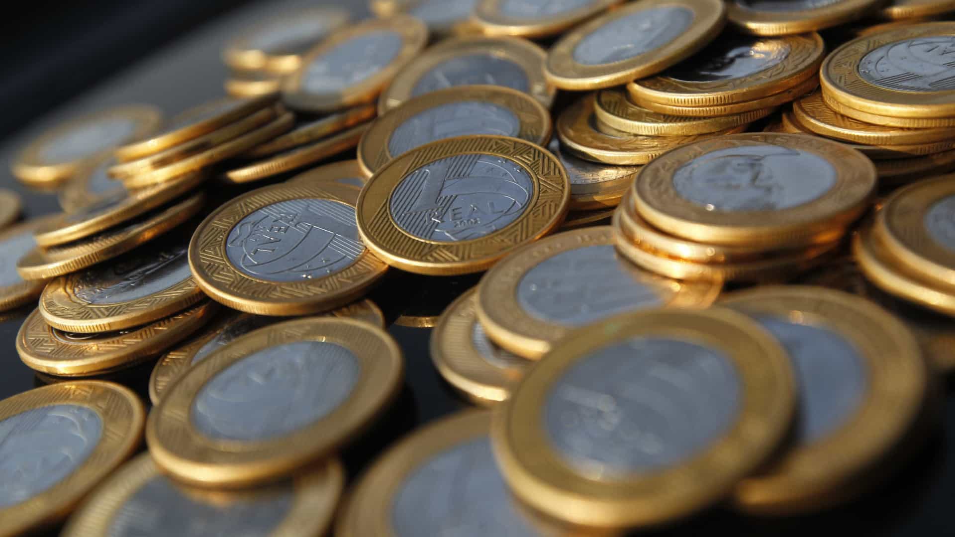 Mercado financeiro aumenta projeção de inflação e reduz alta do PIB