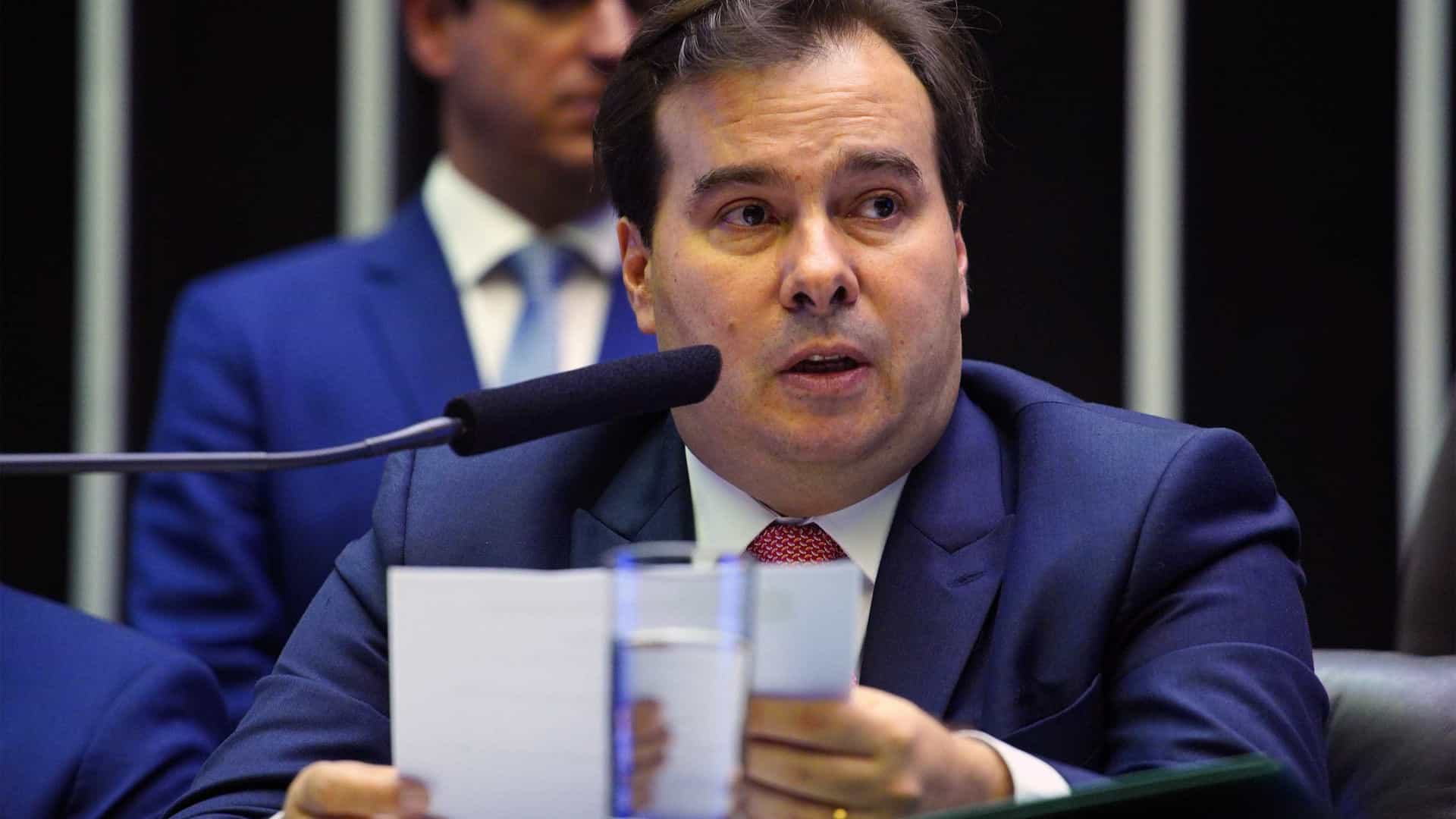 Participação de Bolsonaro é decisiva para a reforma, diz Maia