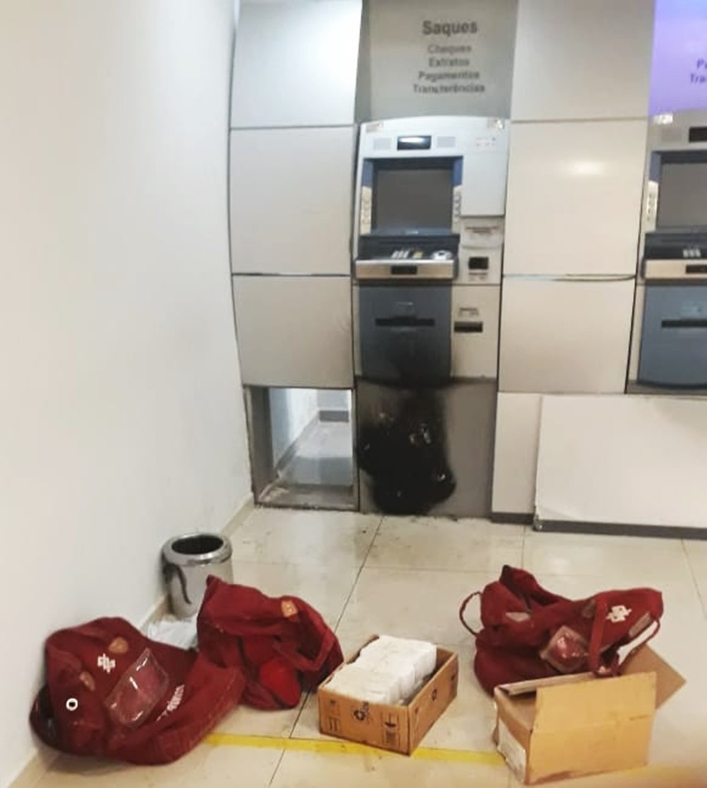 Sistema de segurança flagra ação de bandidos e PM evita arrombamento de caixa de banco na Zona Leste de Natal