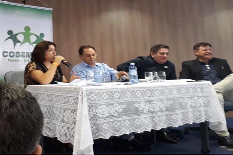 Prefeito de Nova Olinda e secretária participam de reunião sobre gestão de saúde em Fortaleza