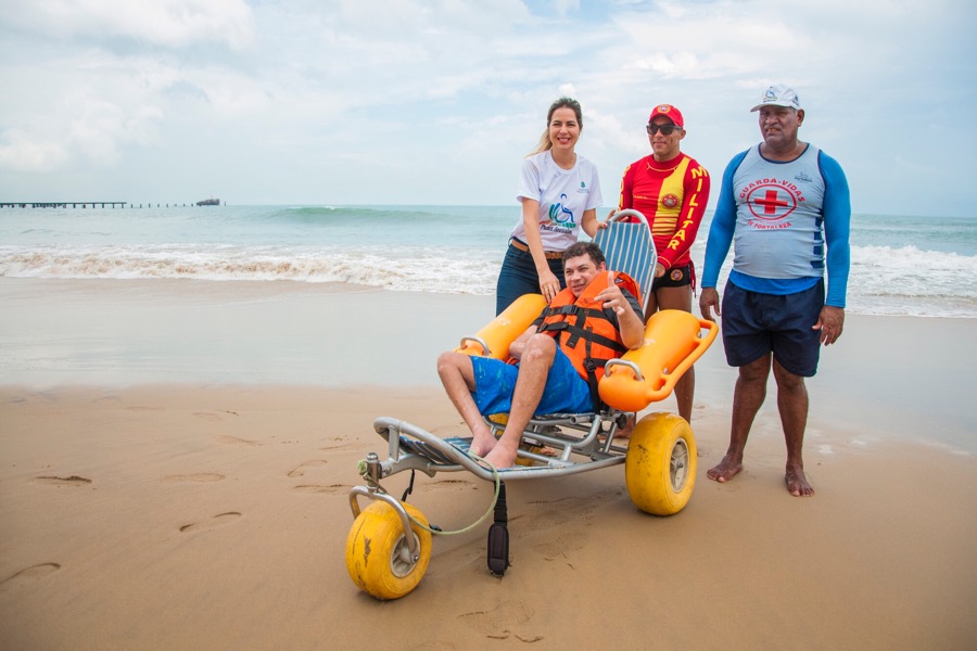 Praia Acessível completa três anos de funcionamento no Ceará